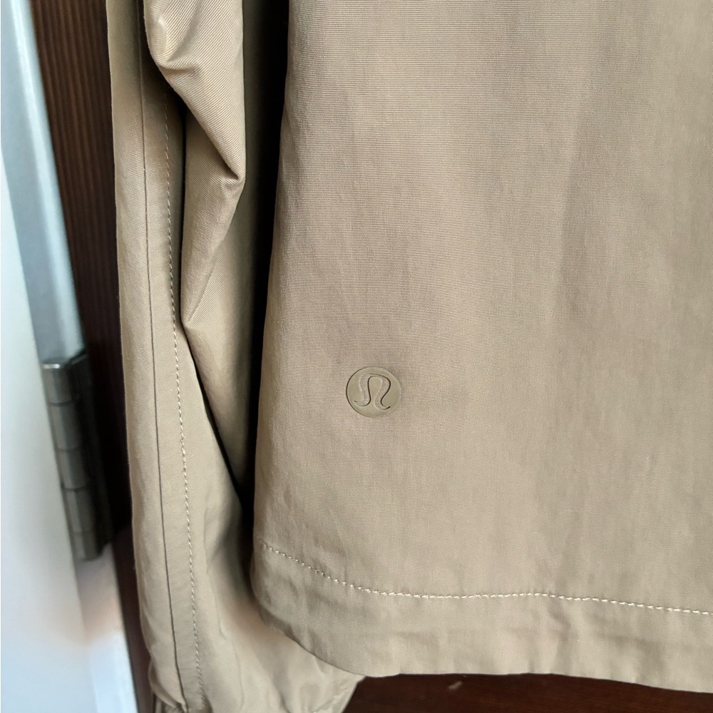 Lululemon Cropped Jacket - Picture 2 of 4